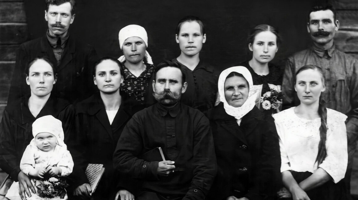 1932 год. Гладкий Лука с семьей